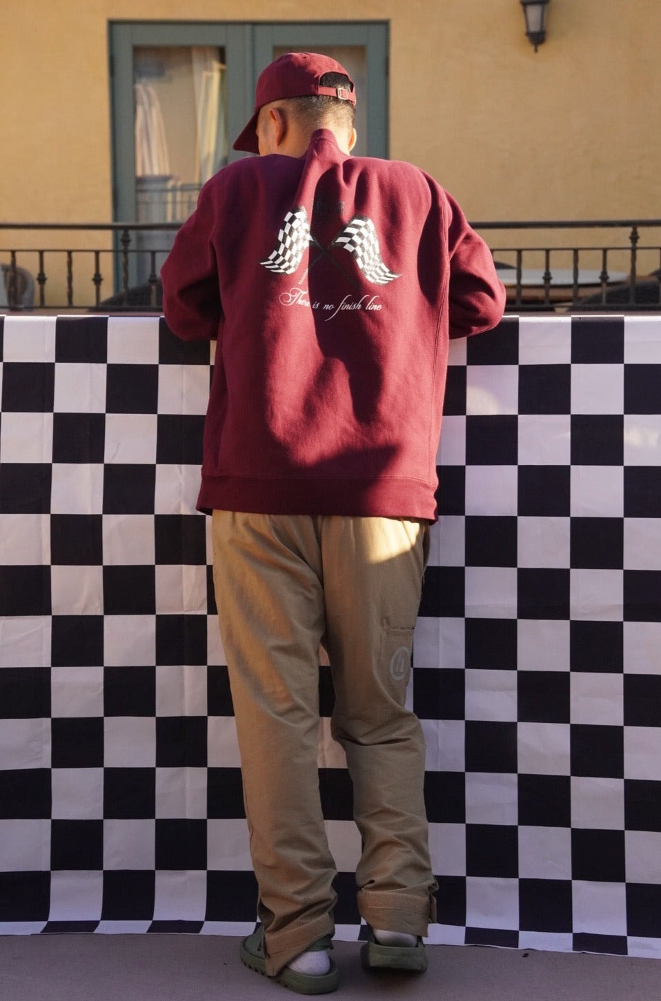 RACE FLAG HEAVYWEIGHT CREWNECK MAROON